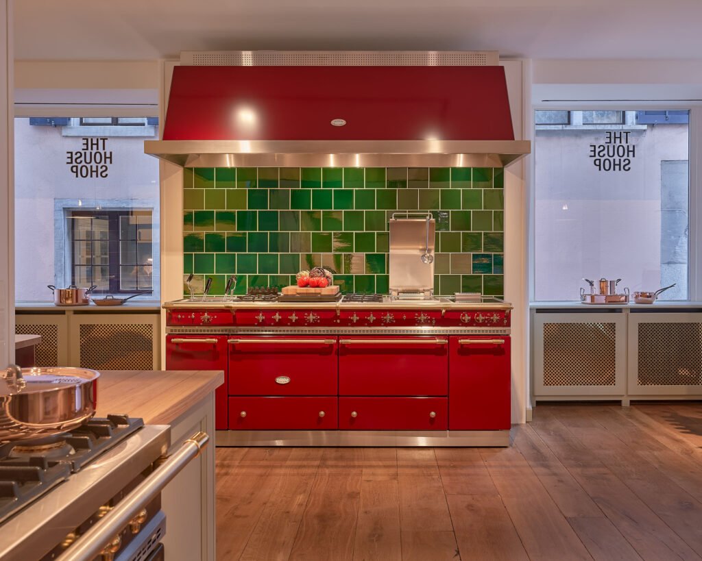Showroom english kitchens francaise noble luxury parquet floors radiators burgundy